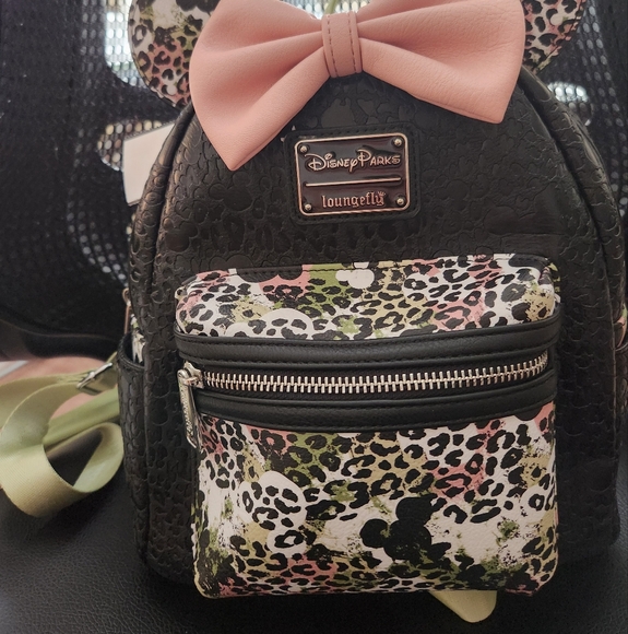 Disney Parks Loungefly Minnie Mini Backpack NWOT - Picture 1 of 6
